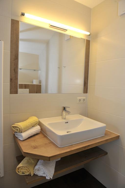 Edelweiss Apartments سخلادميخ الغرفة الصورة