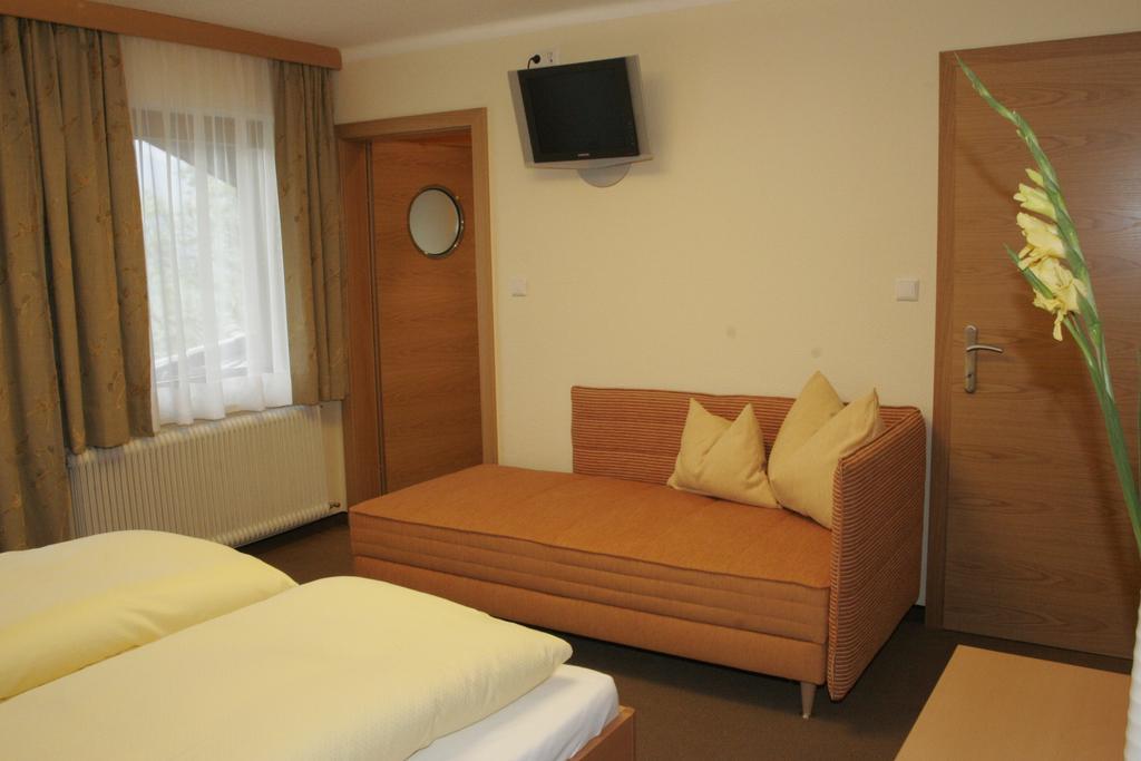 Edelweiss Apartments سخلادميخ الغرفة الصورة