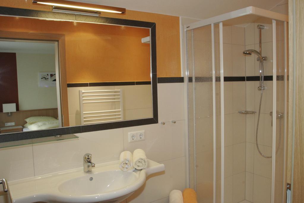 Edelweiss Apartments سخلادميخ الغرفة الصورة