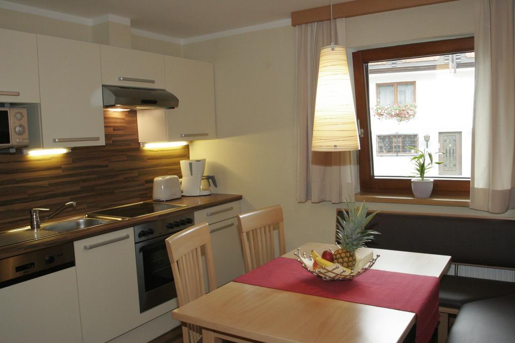 Edelweiss Apartments سخلادميخ الغرفة الصورة