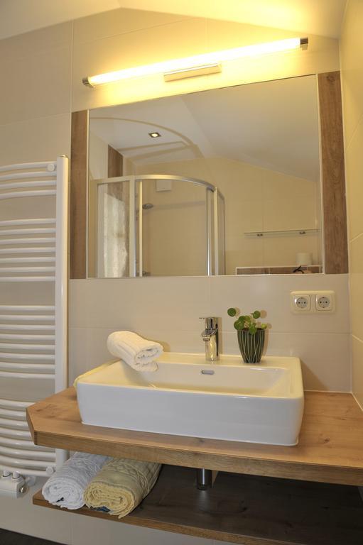 Edelweiss Apartments سخلادميخ الغرفة الصورة